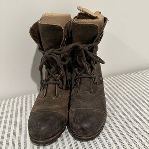 Sorel Joan of Arctic lace up wedge bootie Size 7